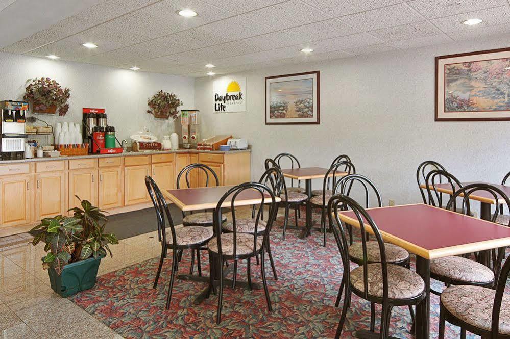 Days Inn By Wyndham Hornell Ny Restoran gambar